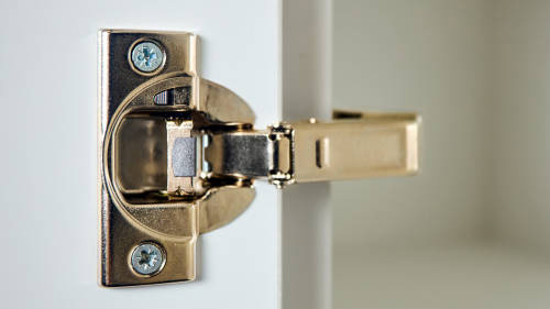 بررسی عملکرد لولا آرام‌بند و تفاوت آن با لولاهای معمولی