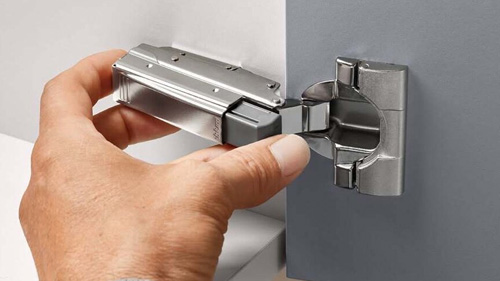 مقایسه کامل لولا آرام بند و لولا ساده کدام انتخاب بهتری است؟