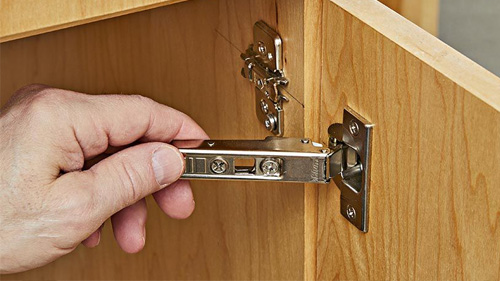 بررسی تخصصی ریل ساچمه‌ای و ریل آرام‌بند در کشوها